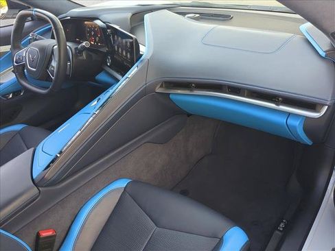 Used 2023 Chevrolet Corvette Stingray Premium Cpe w/ Z51 Performance Package RWD image 18