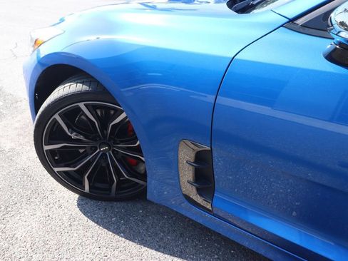 Used 2018 Kia Stinger GT2 AWD/4WD image 3