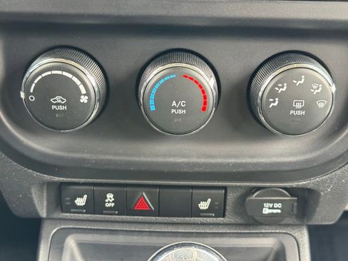 Used 2015 Jeep Patriot Latitude image 10