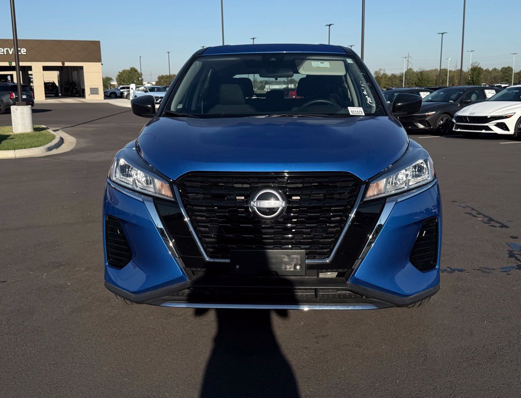 Used 2025 Nissan Kicks Play S FWD image 2