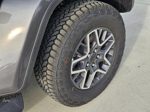 New 2026 Jeep Wrangler Unlimited Sahara AWD/4WD image 6