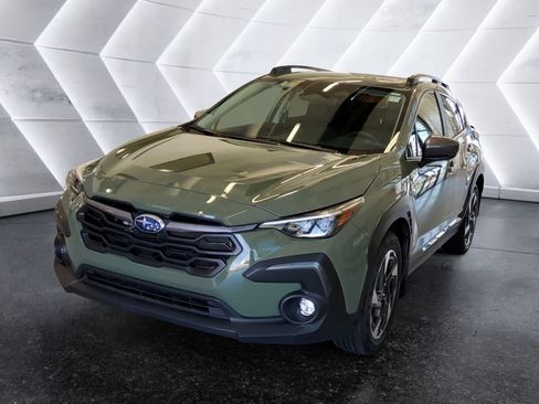 Used 2024 Subaru Crosstrek 2.5i Limited w/ Crosstrek Mirror Package AWD/4WD image 3