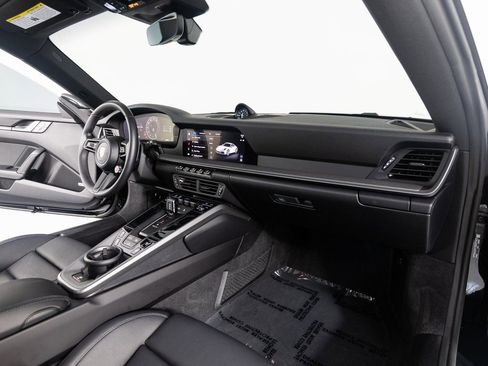 Certified 2025 Porsche 911 Carrera image 33