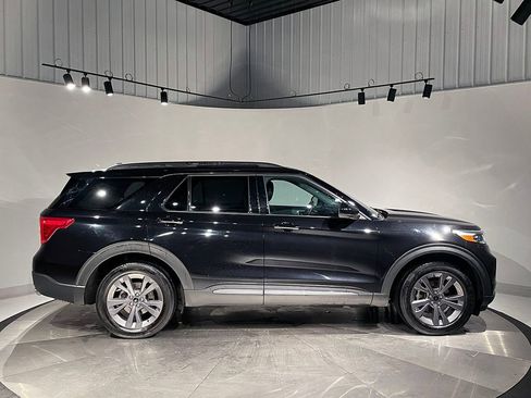 Used 2022 Ford Explorer XLT w/ Equipment Group 202A image 10