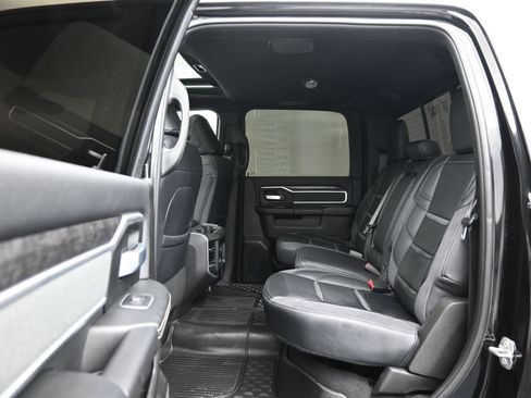 Used 2023 RAM 2500 Big Horn w/ Level B Equipment Group image 10