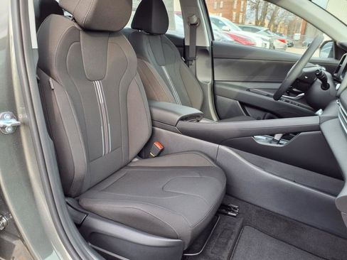 New 2025 Hyundai Elantra Blue image 5