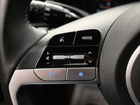 Used 2025 Hyundai Elantra SEL FWD image 21
