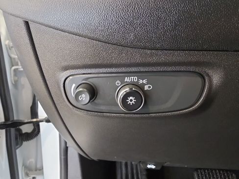 Used 2023 Chevrolet Equinox LT FWD image 21
