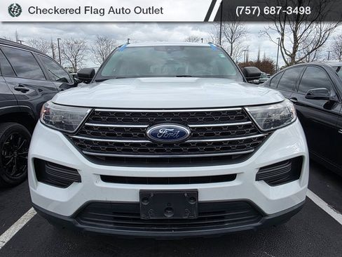 Used 2021 Ford Explorer XLT image 2