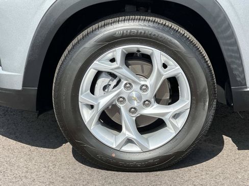 Certified 2024 Chevrolet Trax LS w/ LS Convenience Package FWD image 8