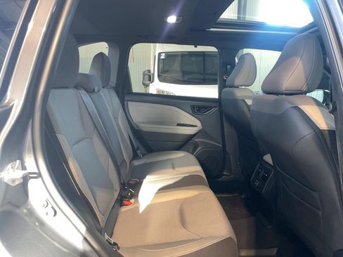 Used 2025 Subaru Forester Premium image 21