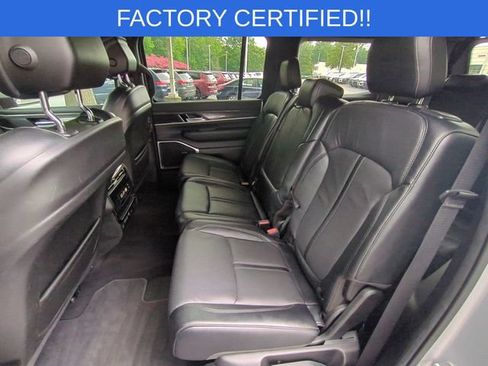 Certified 2022 Jeep Wagoneer Series II AWD/4WD image 31