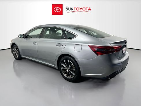 Used 2018 Toyota Avalon XLE image 6
