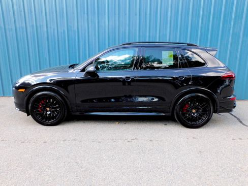 Used 2016 Porsche Cayenne GTS AWD/4WD image 2