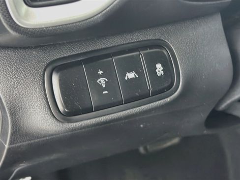 Used 2020 Hyundai Venue SEL FWD image 17