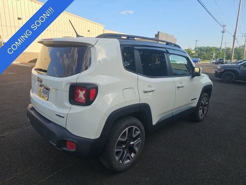 Used 2015 Jeep Renegade Latitude AWD/4WD image 3