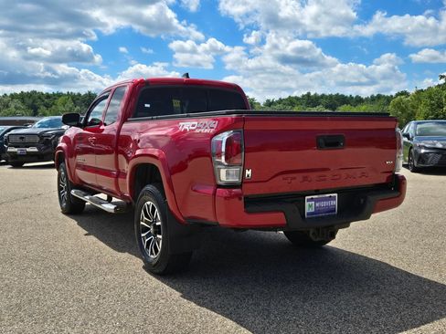 Used 2020 Toyota Tacoma TRD Sport w/ Technology Package AWD/4WD image 3