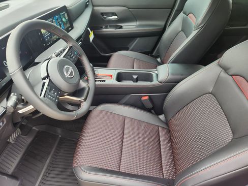 New 2026 Nissan Kicks SR FWD image 12