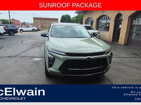 Used 2024 Chevrolet Trax ACTIV w/ Sunroof Package FWD image 4