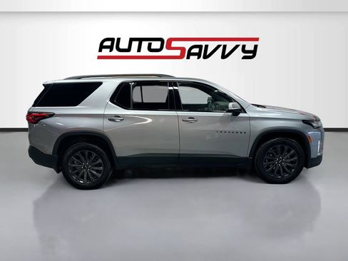 Used 2023 Chevrolet Traverse RS image 8