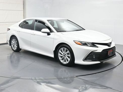 Used 2023 Toyota Camry LE AWD/4WD image 28