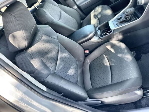 Used 2025 Toyota RAV4 XLE image 33