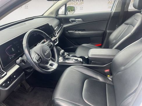 Used 2024 Kia Sportage EX FWD image 9