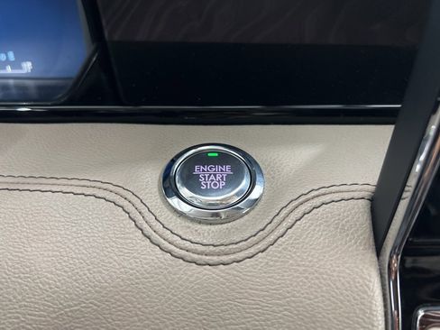 Used 2023 Lincoln Navigator Reserve image 16