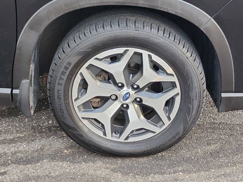Used 2020 Subaru Forester Premium image 8