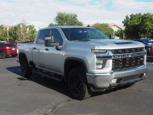 Used 2020 Chevrolet Silverado 2500 LT w/ Convenience Package image 3