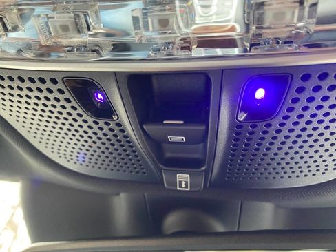 Used 2016 Mercedes-Benz S 550 4MATIC Sedan image 39