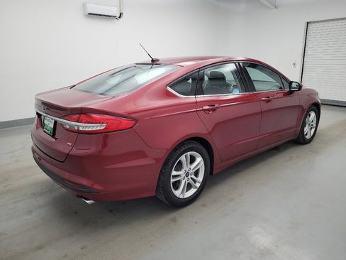 Used 2018 Ford Fusion SE w/ Fusion SE Technology Package FWD image 10