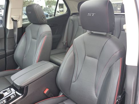 Used 2023 Buick Envision Essence w/ Sport Touring Package image 22