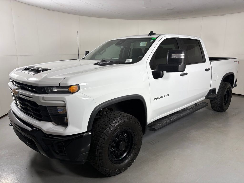 Used 2024 Chevrolet Silverado 2500 Custom w/ Custom Value Package AWD/4WD image 4