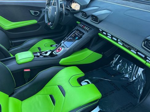 Used 2021 Lamborghini Huracan EVO image 14