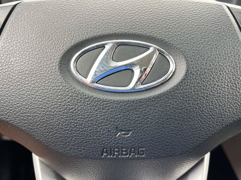 Used 2024 Hyundai Venue SEL FWD image 32