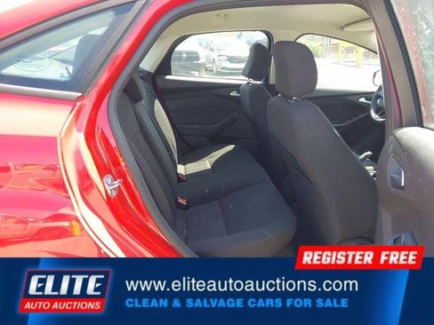 Used 2017 Ford Focus SE FWD image 15