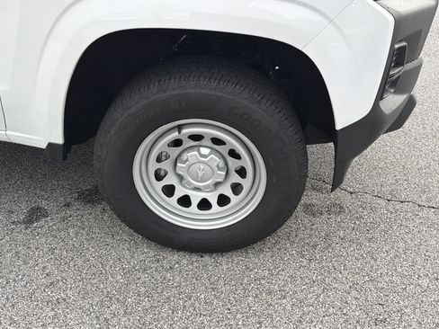 Used 2026 Chevrolet Colorado W/T RWD image 14