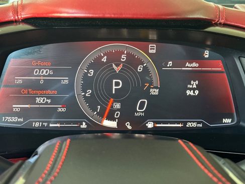 Used 2021 Chevrolet Corvette Stingray Premium Cpe w/ Z51 Performance Package image 17