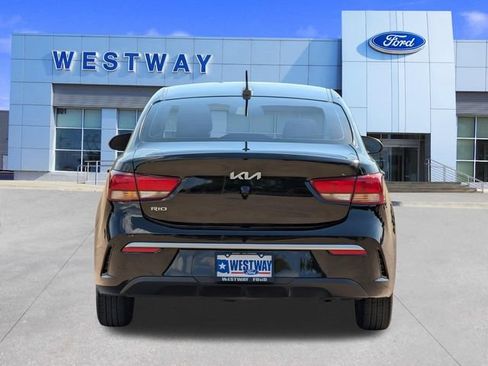 Used 2023 Kia Rio LX FWD image 4