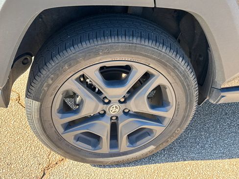 Used 2024 Toyota RAV4 Adventure image 17