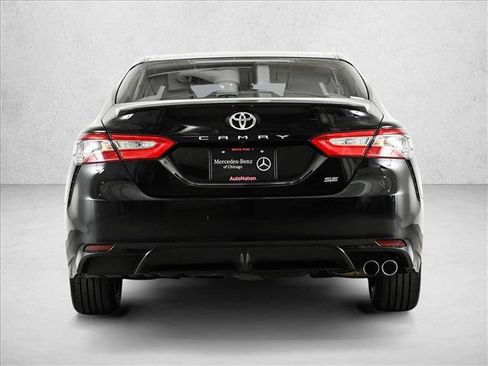 Used 2018 Toyota Camry SE w/ Moonroof Package FWD image 7