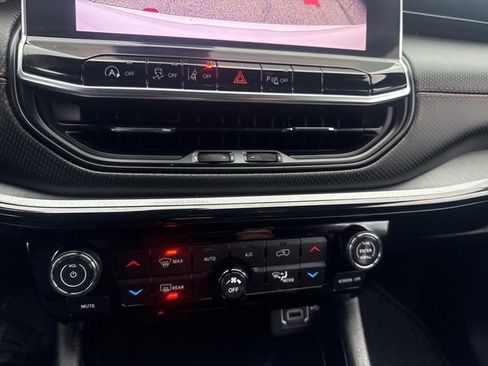 Used 2024 Jeep Compass Trailhawk image 26