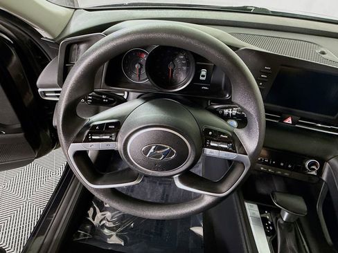 Certified 2022 Hyundai Elantra SEL FWD image 19