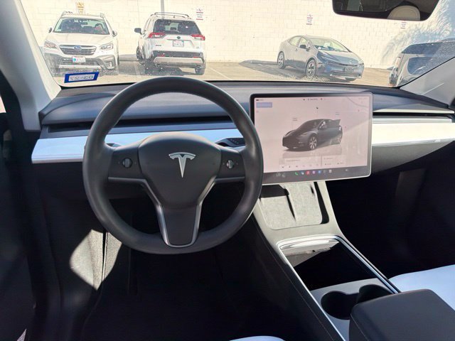 Used 2024 Tesla Model Y Long Range AWD/4WD image 21
