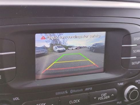 Used 2016 Kia Soul + image 28