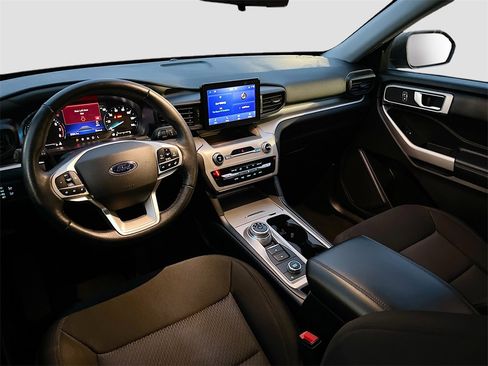 Used 2022 Ford Explorer XLT image 22