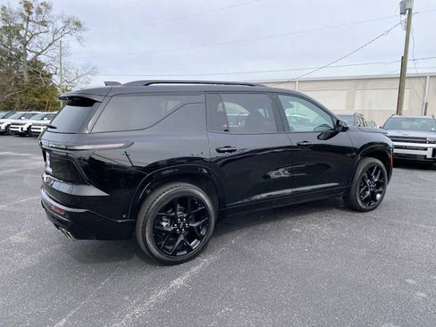 Used 2024 Chevrolet Traverse RS image 9