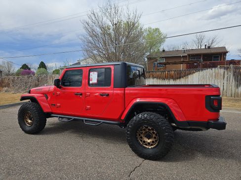 Used 2022 Jeep Gladiator Willys image 5