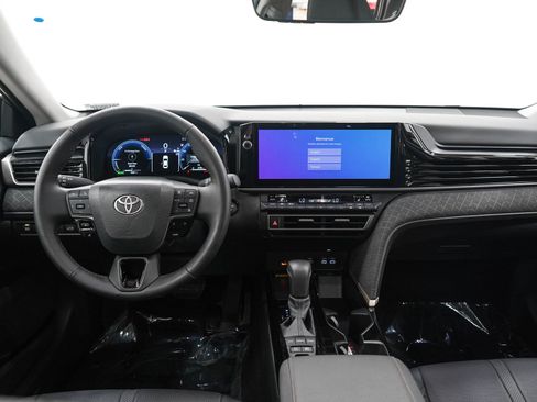 Used 2026 Toyota Camry XLE AWD/4WD image 14